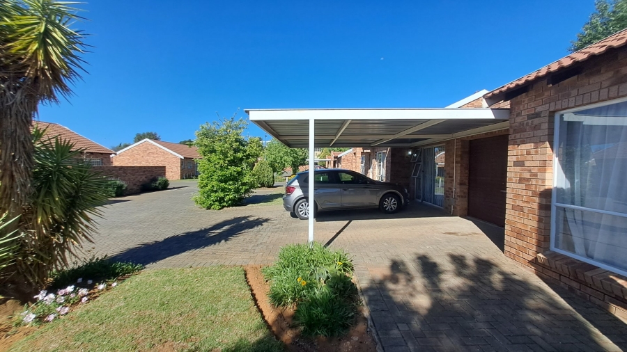 3 Bedroom Property for Sale in Universitas Free State